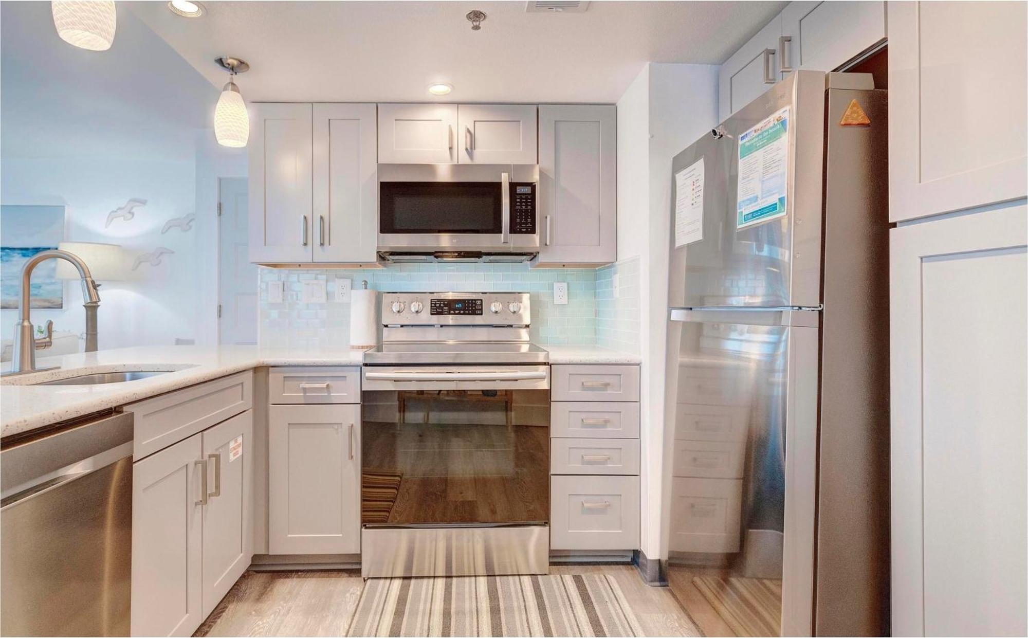 Sunbird Resort! Stunning Remodeled Beachfront Condo! Free Chair Service! By Dolce Pcb! Appartement Panama City Beach